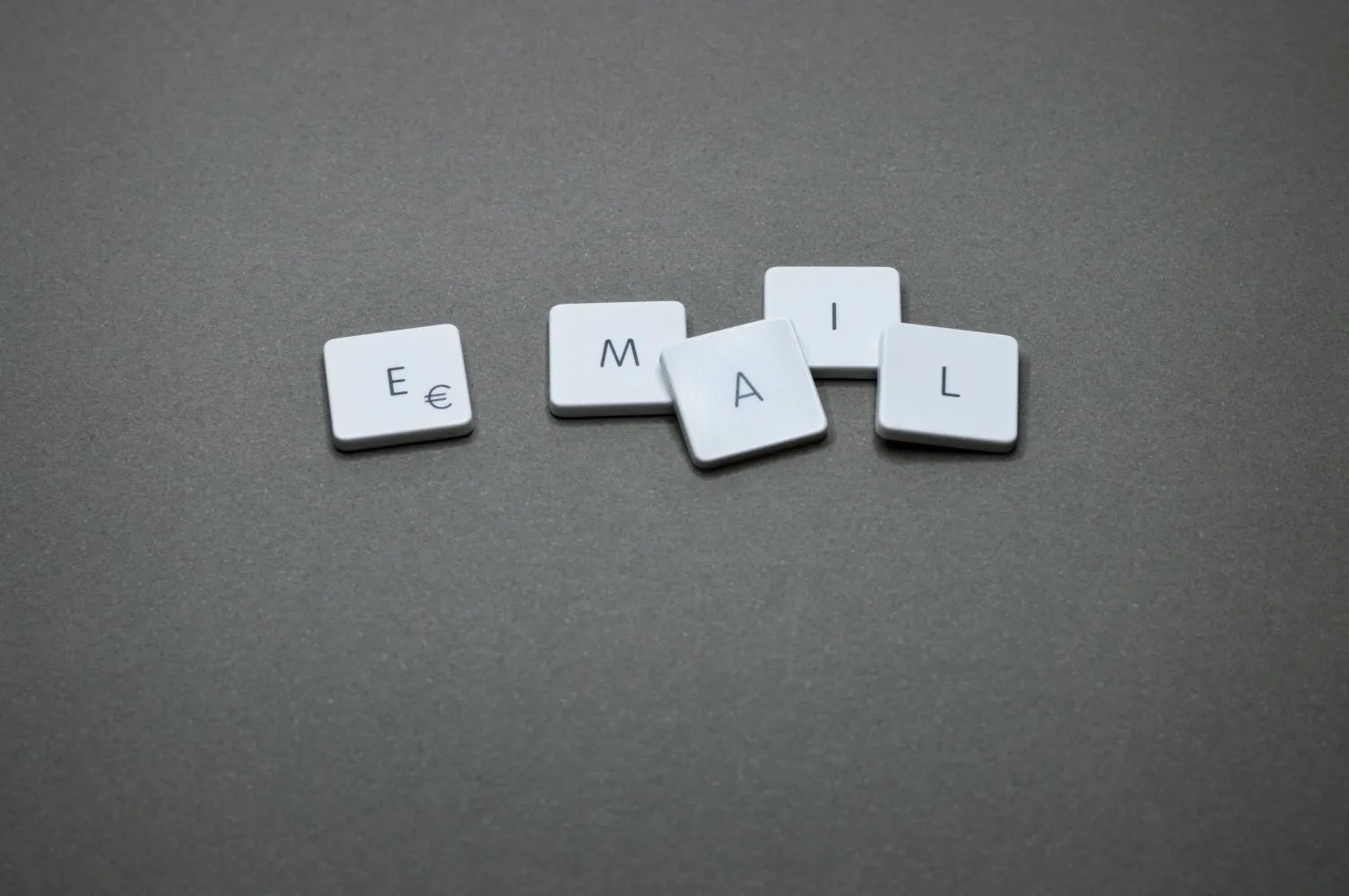 How To Set Up A Business Email Signature That Actually Markets You