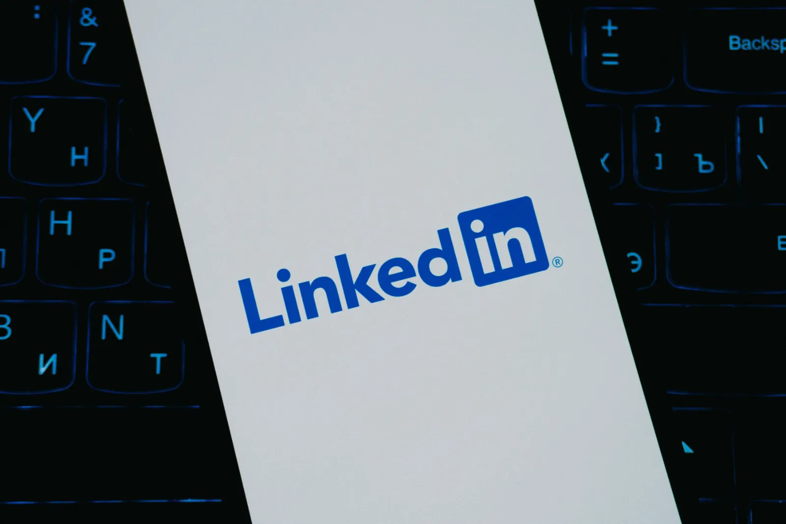 How Does The LinkedIn Algorithm Work